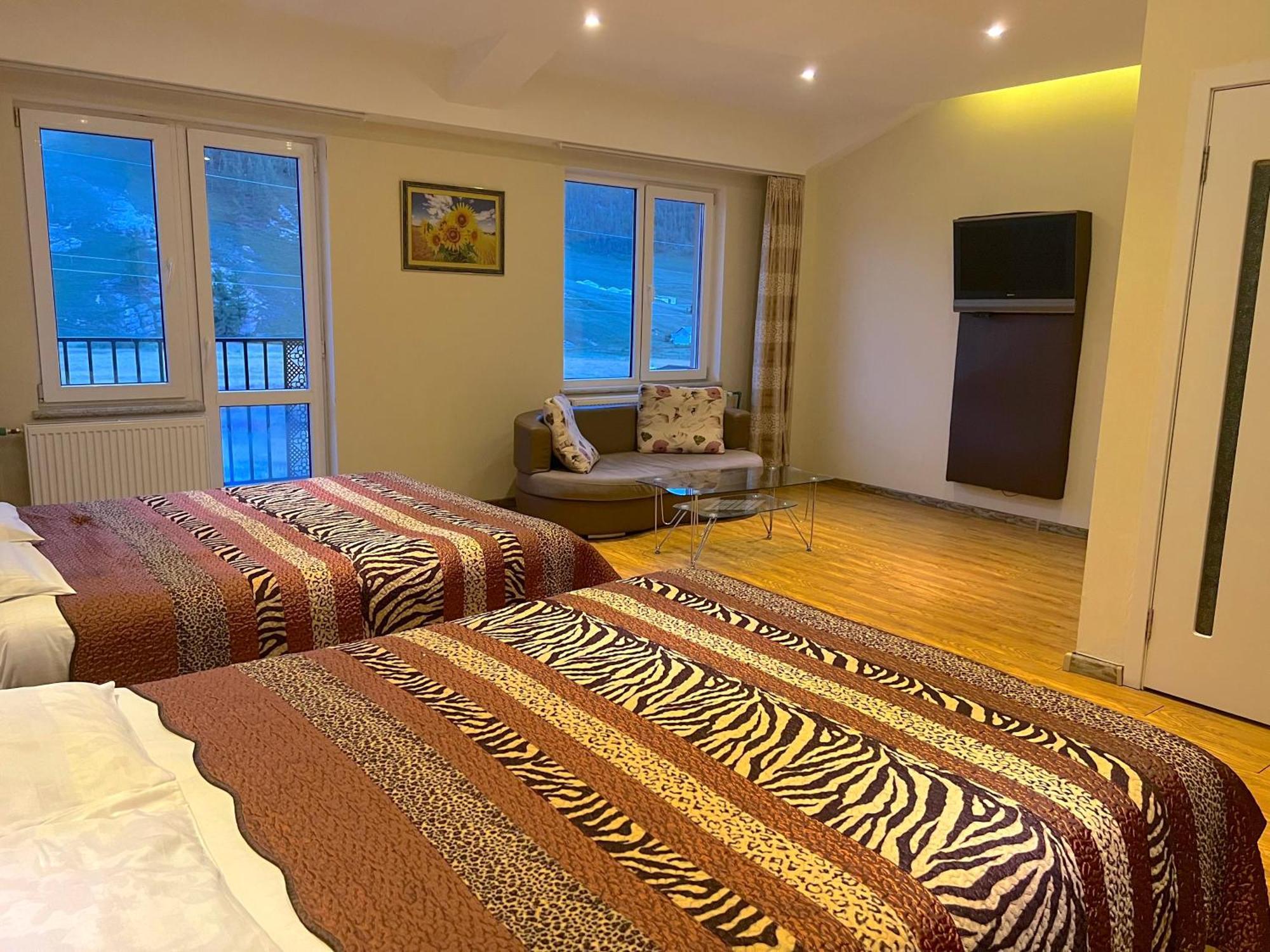 Takhi Resort Terelj Yoliin Hural Exterior foto