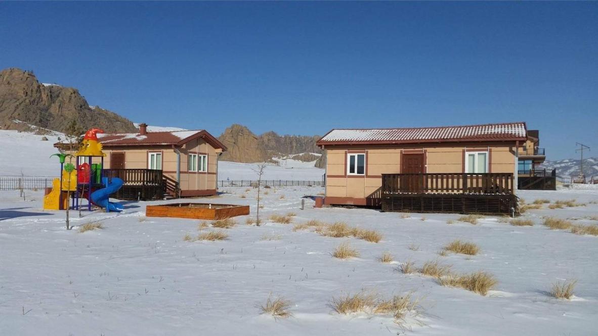 Takhi Resort Terelj Yoliin Hural Exterior foto
