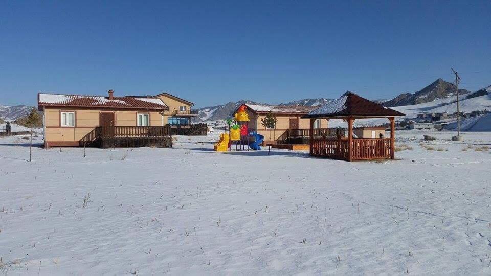 Takhi Resort Terelj Yoliin Hural Exterior foto